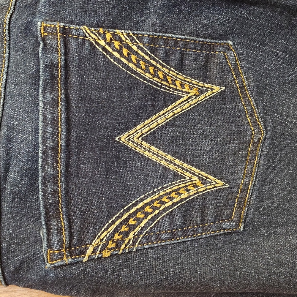 Wrangler Q Baby Ultimate Riding Jean Dark Wash Boot Cut Jeans - Picture 8 of 13